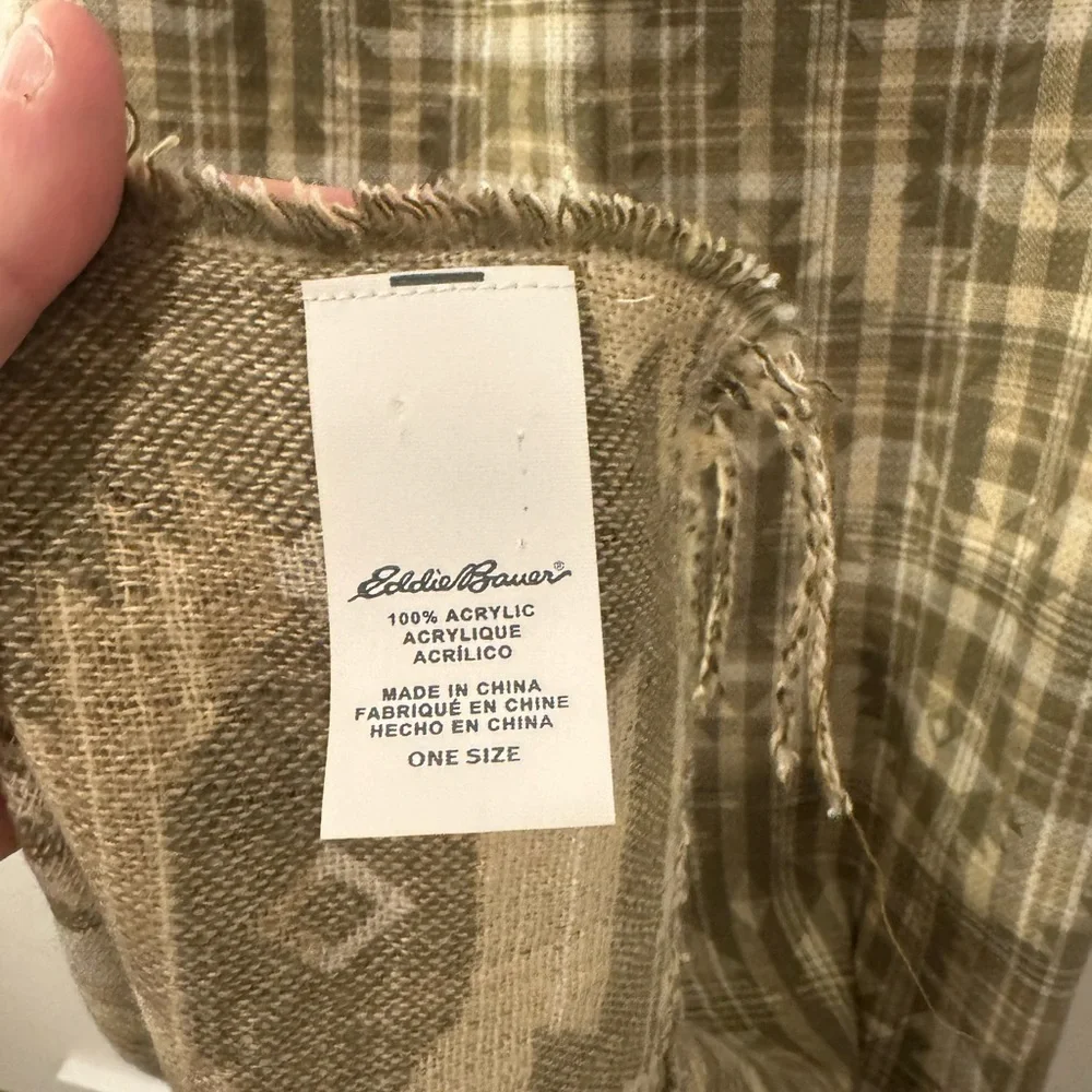 Eddie Bauer Fringe Scarf Shawl Wrap – Olive Plaid Aztec Pattern – One Size